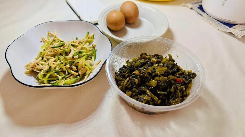  气温回升如何科学控卡？凉拌鸡丝制作实测指南 健康养生 气温回升如何科学控卡？凉拌鸡丝制作实测指南 健康养生