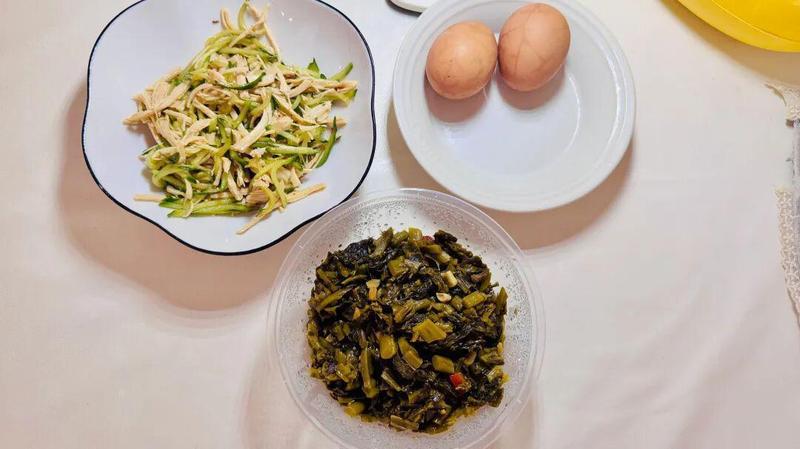  气温回升如何科学控卡？凉拌鸡丝制作实测指南 健康养生 气温回升如何科学控卡？凉拌鸡丝制作实测指南 健康养生