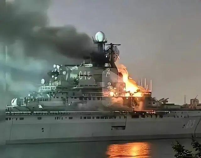  从烘干机到30小时闷烧：福特号航母事故的技术复盘与深层警示 新闻