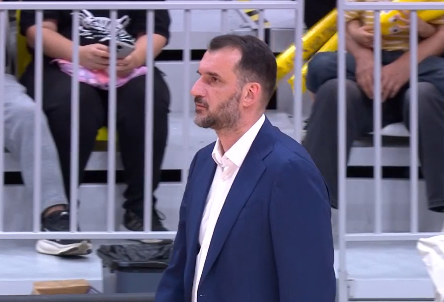  CBA战术变革深度解析：杜锋与拉科维奇的四大执教差异 体育新闻