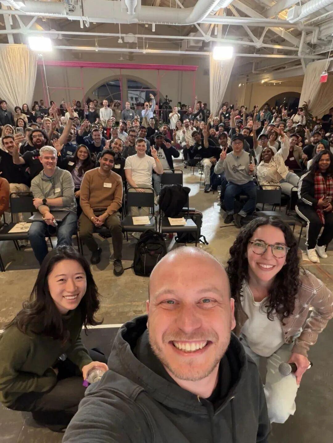  技术极客的算力赌局：250亿Token背后的AI工程学革命 IT技术