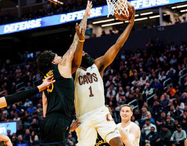  【技术解码】夹击困局与破局之道：哈登体系如何重塑骑士进攻生态 体育新闻